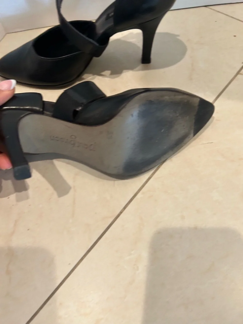 Paul Green sleek pointed